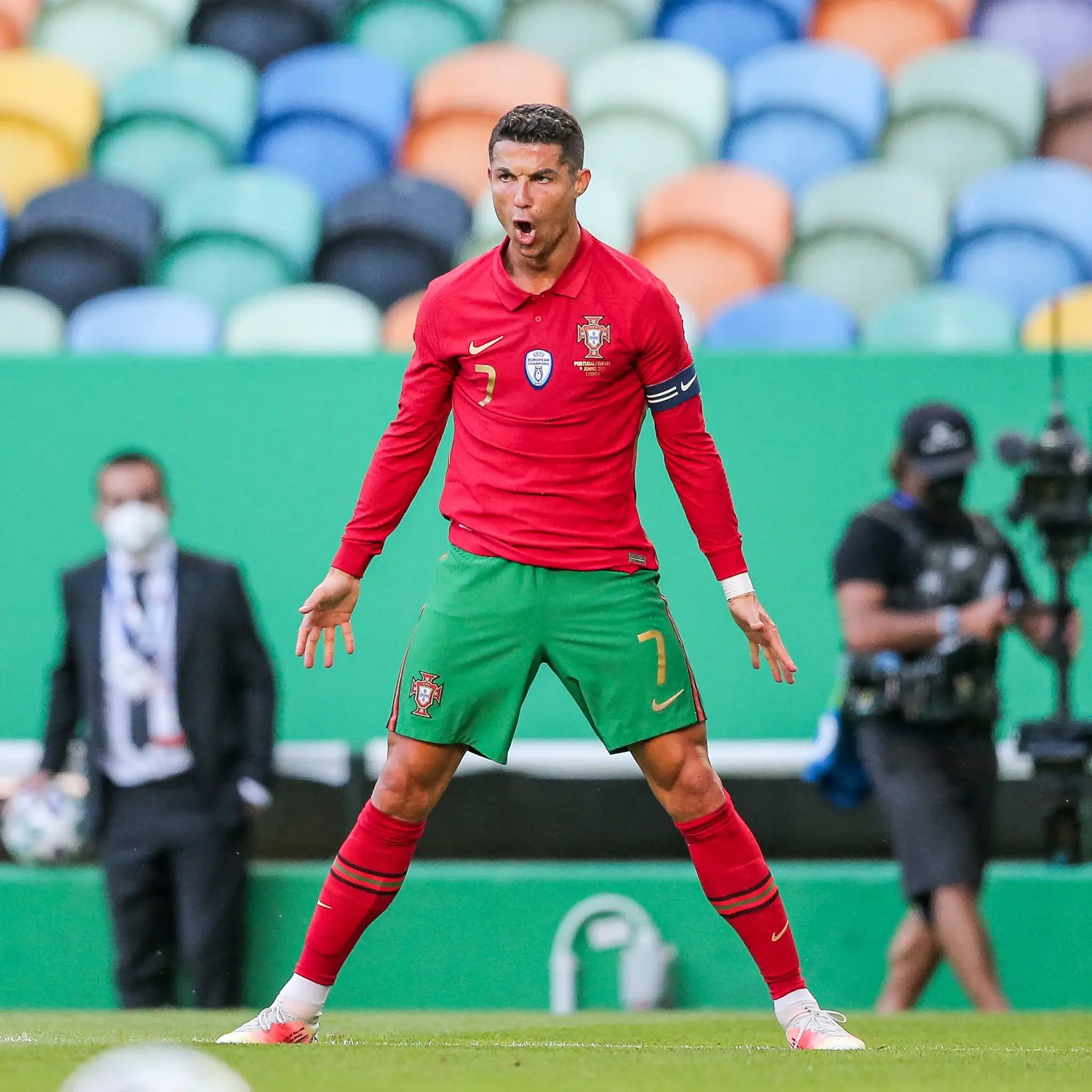 美国队引发争议!,梅西官方宣布持续失利新规观众掌声雷动的简单介绍 美国队引发争议!,梅西官方宣布持续失利新规观众掌声雷动的简单介绍