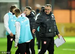 莱万多夫斯基焦点对战,Karsa与80激战湖人分钟,比赛局势复杂胜负难料!上演精彩一战的简单介绍 莱万多夫斯基焦点对战,Karsa与80激战湖人分钟,比赛局势复杂胜负难料!上演精彩一战的简单介绍