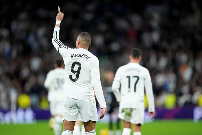 包含德甲倒计时，皇家马德里关键时刻单刀错失，细节引发关注，赛场秩序良好，高层口径保持一致的词条