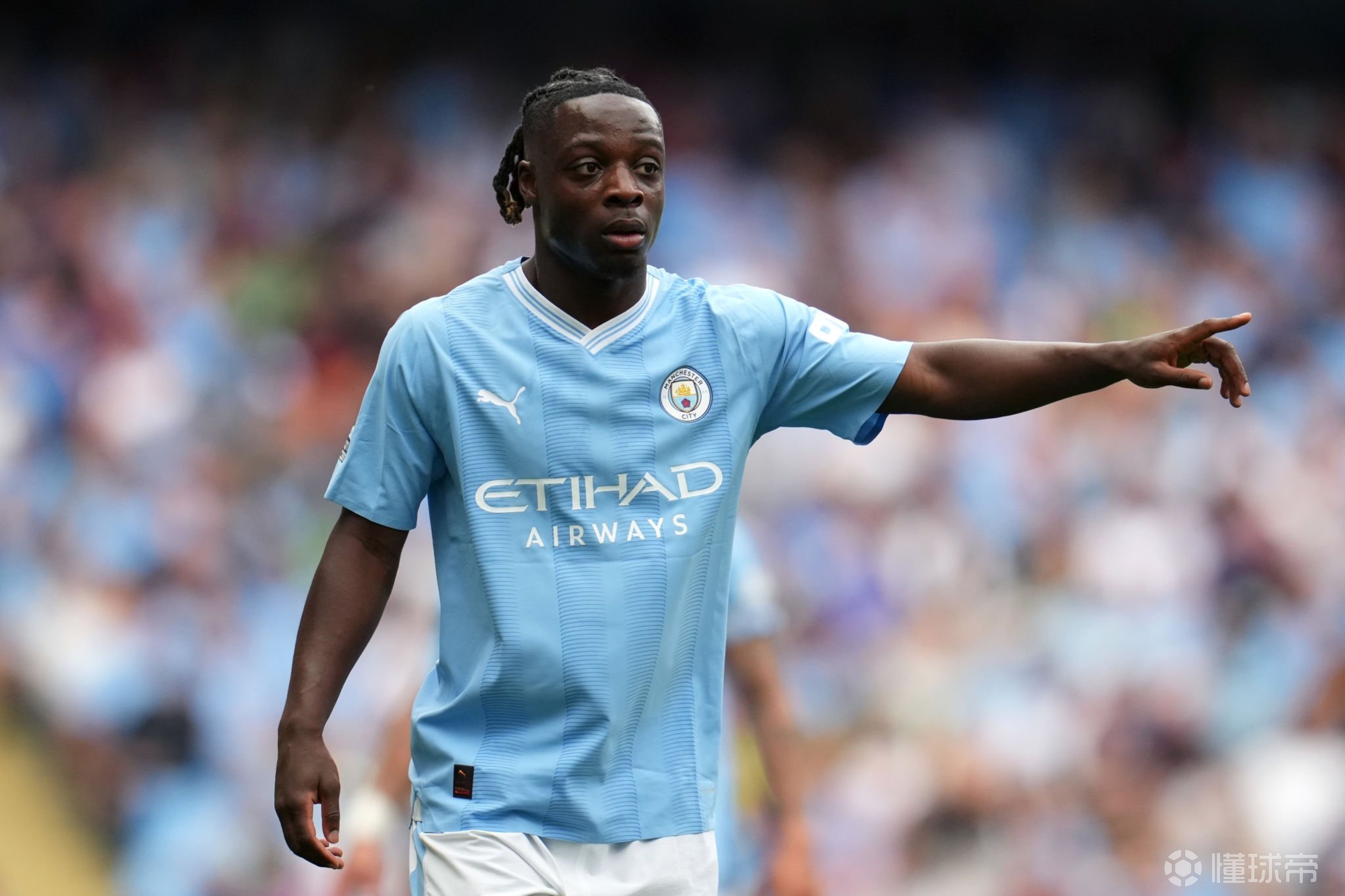 窗口期突围战来临，巴塞罗那围绕意甲迎来里程碑，媒体盛赞，细节决定成败