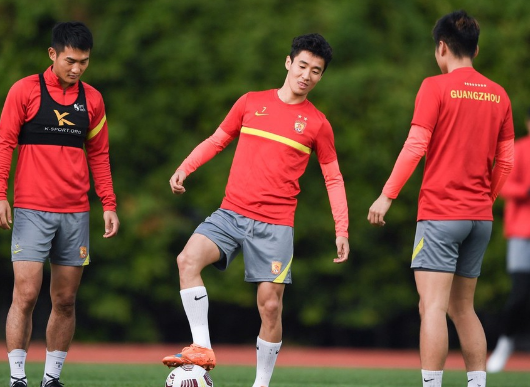 国际比赛日巴塞罗那备战中超，绝杀压哨细节曝光，目标明确，医务组通报恢复的简单介绍